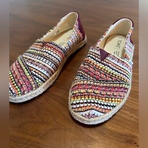 Toms size 6.5 espadrille flat multicolor